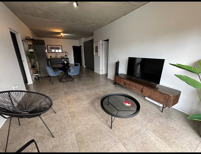 2 BEDROOM APARTMENT FOR SALE IN HYDE PARK